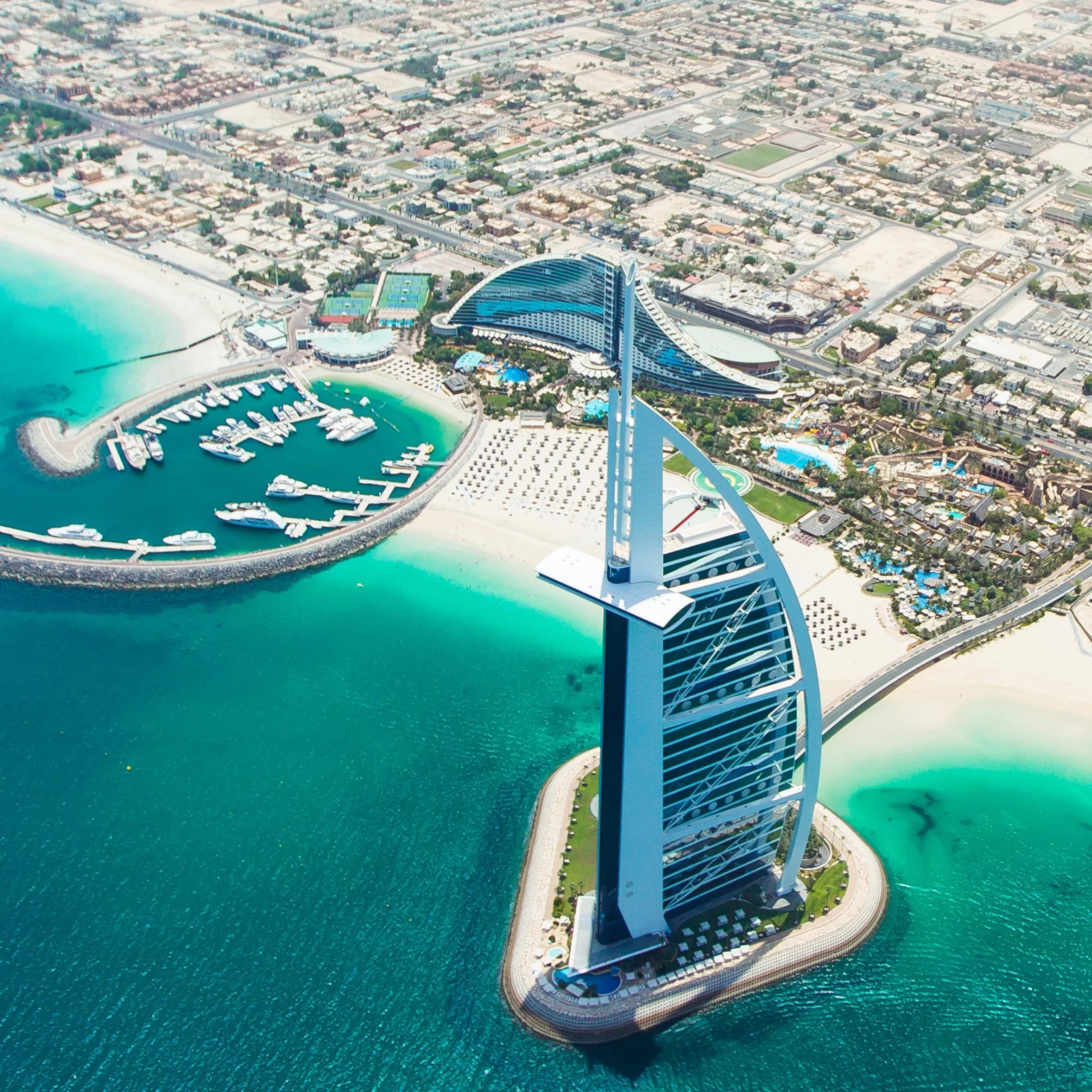 Tu Nghiệp Tại Dubai: Làn Gió Mới ?